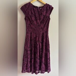 MUADRESS Purple Lace Floral Formal/Semi Formal Dress Size Small